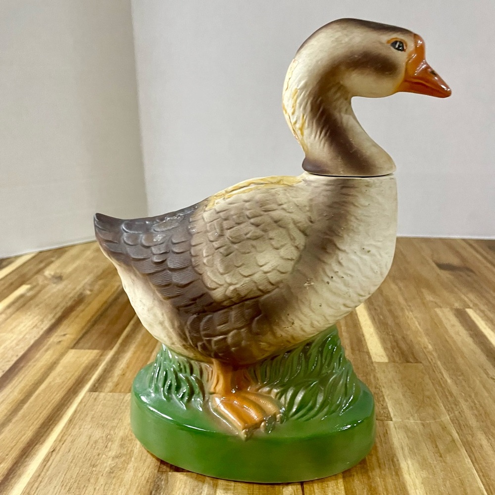 Ezra Brooks “Happy Goose” 1974 Heritage China Liquor Decanter Bottle Vintage ‘74